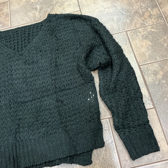 🔥3/$42 w FREE SHIPPING🔥 Cozy Black V-Neck Sweater - Picture 3 of 5